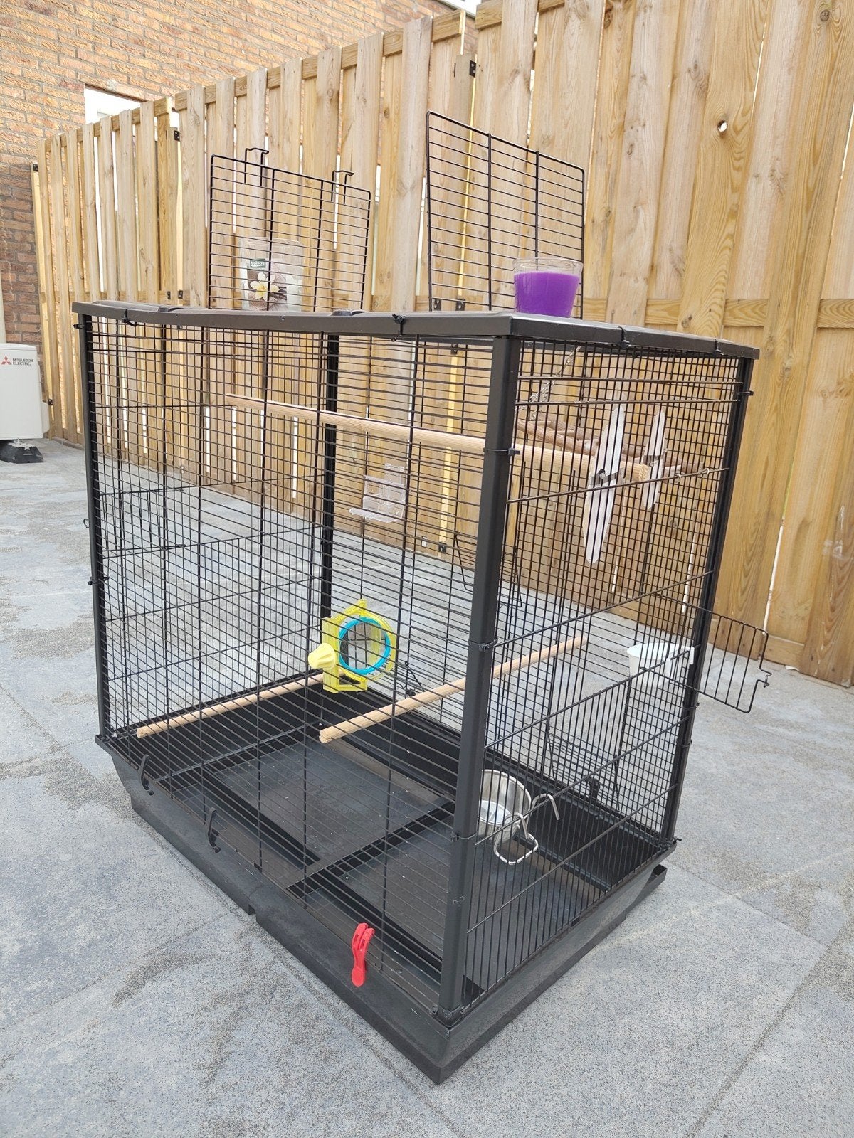 Te koop mooie kanarie, parkieten of papegaaien kooi., Ophalen, Zo goed als nieuw, Metaal, Vogelkooi