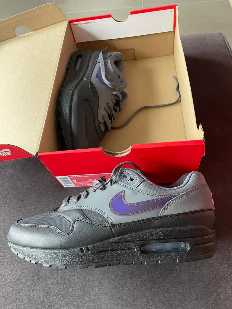Nike air max 1 dark grey 2018 42,5, Nieuw, Ophalen of Verzenden, Sportschoenen, Zwart