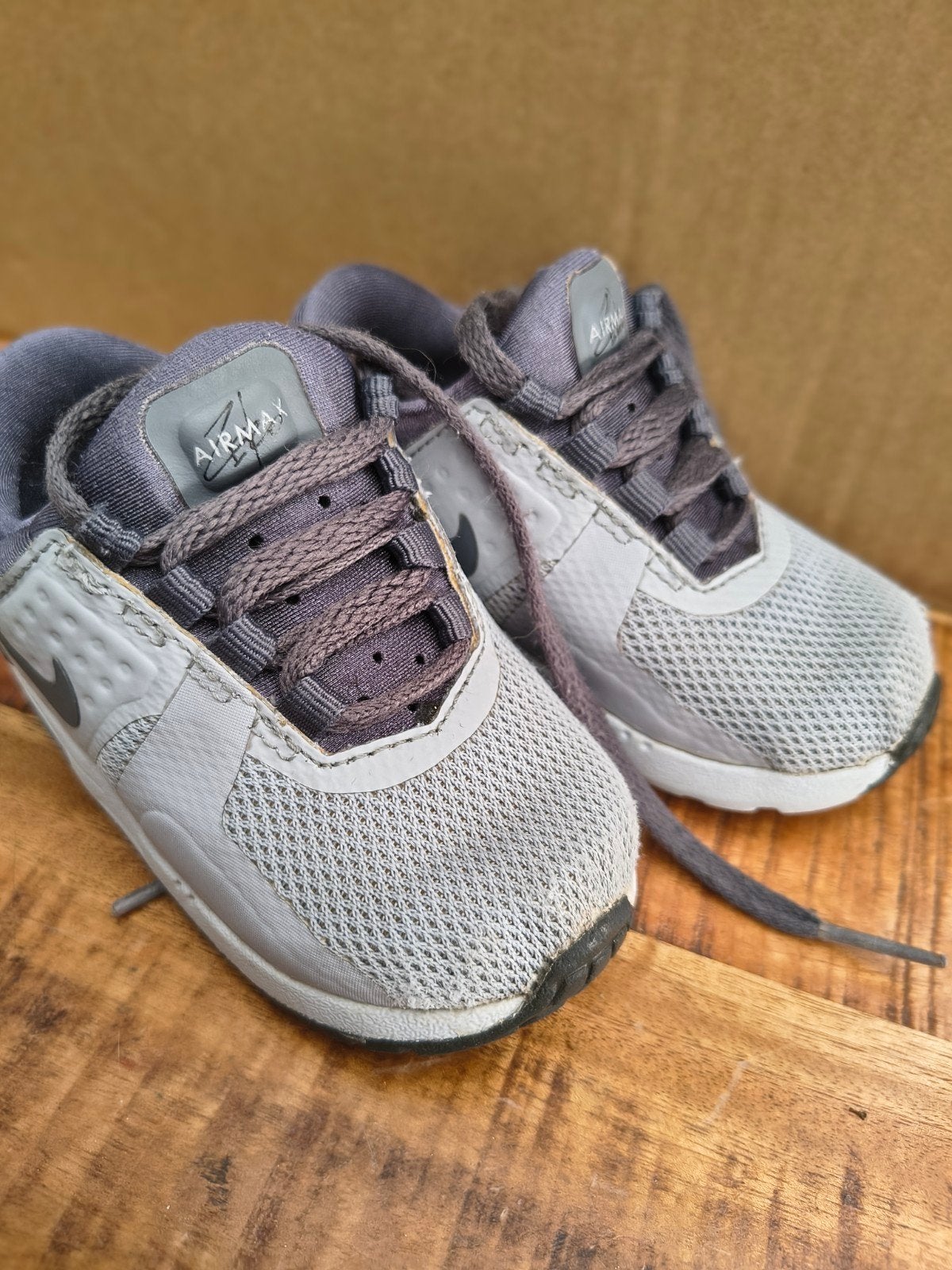 Nike Air Max sneakers maat 22, Kinderen en Baby's, Kinderkleding | Schoenen en Sokken, Gebruikt, Jongen of Meisje, Schoenen, Ophalen of Verzenden
