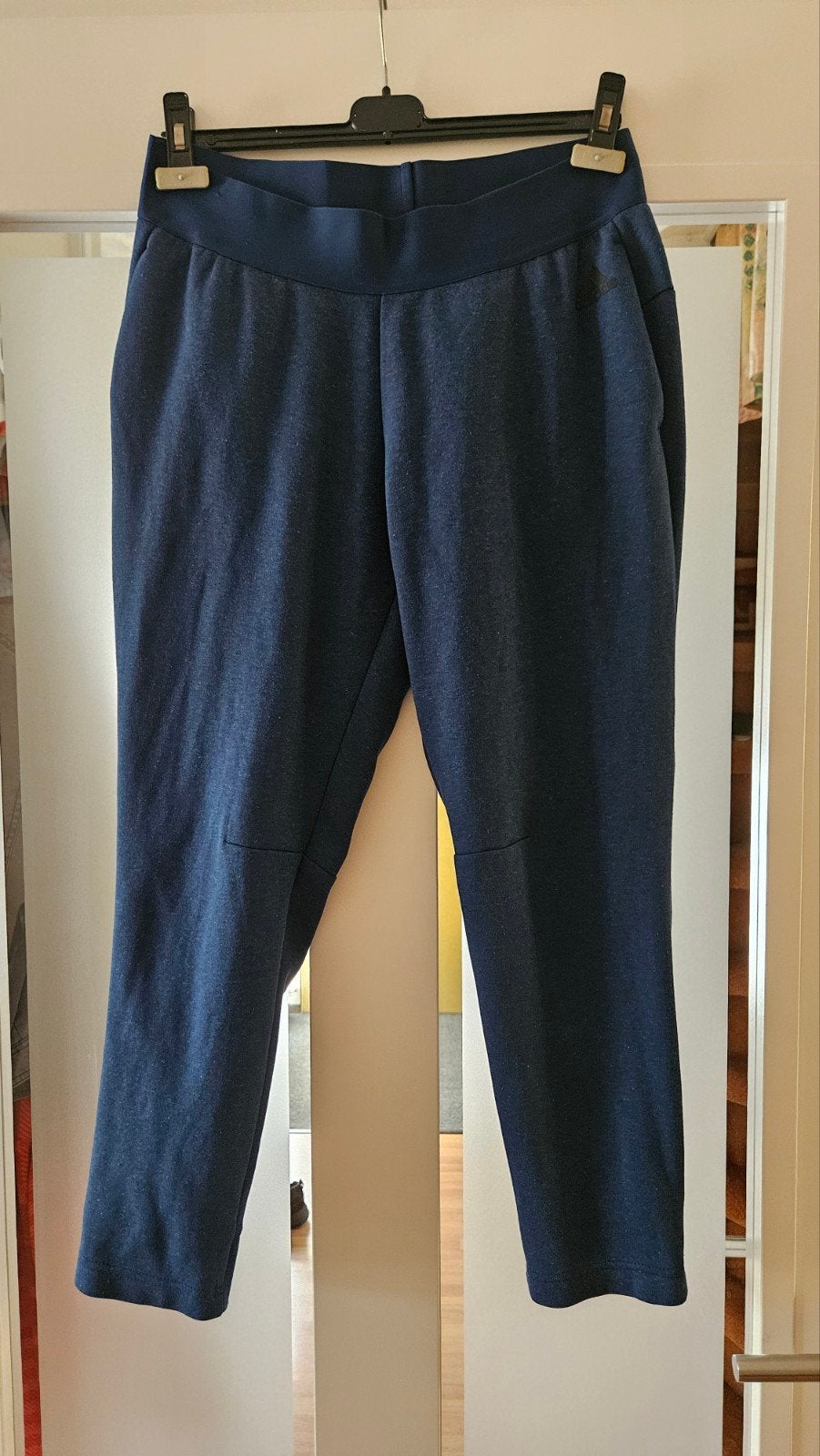 Adidas sportbroek maat M, donkerblauw, veel rek, Maat 38/40 (M), Ophalen of Verzenden, Driekwart, Gedragen
