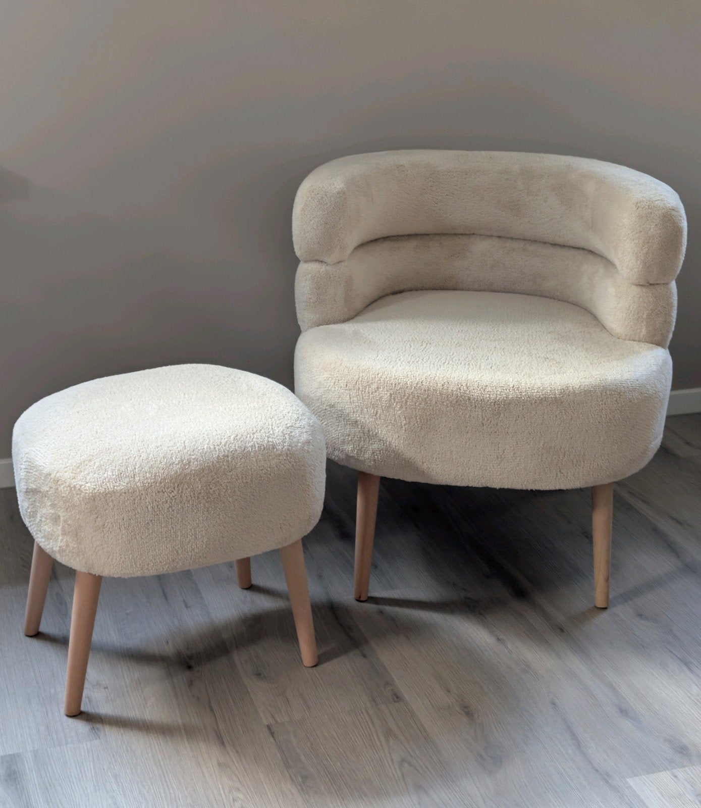 Teddy / Bouclé Fauteuil met bijpassende Poef Nieuw, Ophalen, Rond, Scandinavisch, Zo goed als nieuw