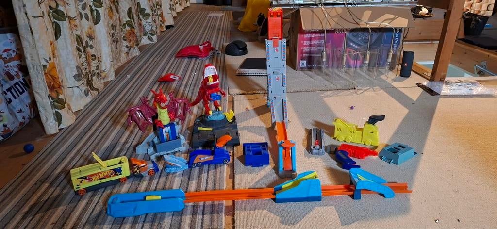 Diverse hotwheels onderdelen, Kinderen en Baby's, Speelgoed | Racebanen, Onderdelen, Zelf te bouwen, Ophalen of Verzenden, Zo goed als nieuw