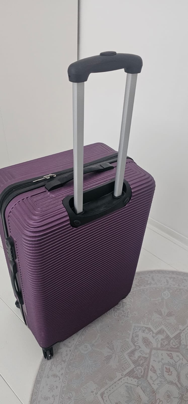 Travelz Koffer Paars - Handige Reiskoffer met Wieltjes, Ophalen, 40 tot 60 cm, 30 cm of meer, Gebruikt