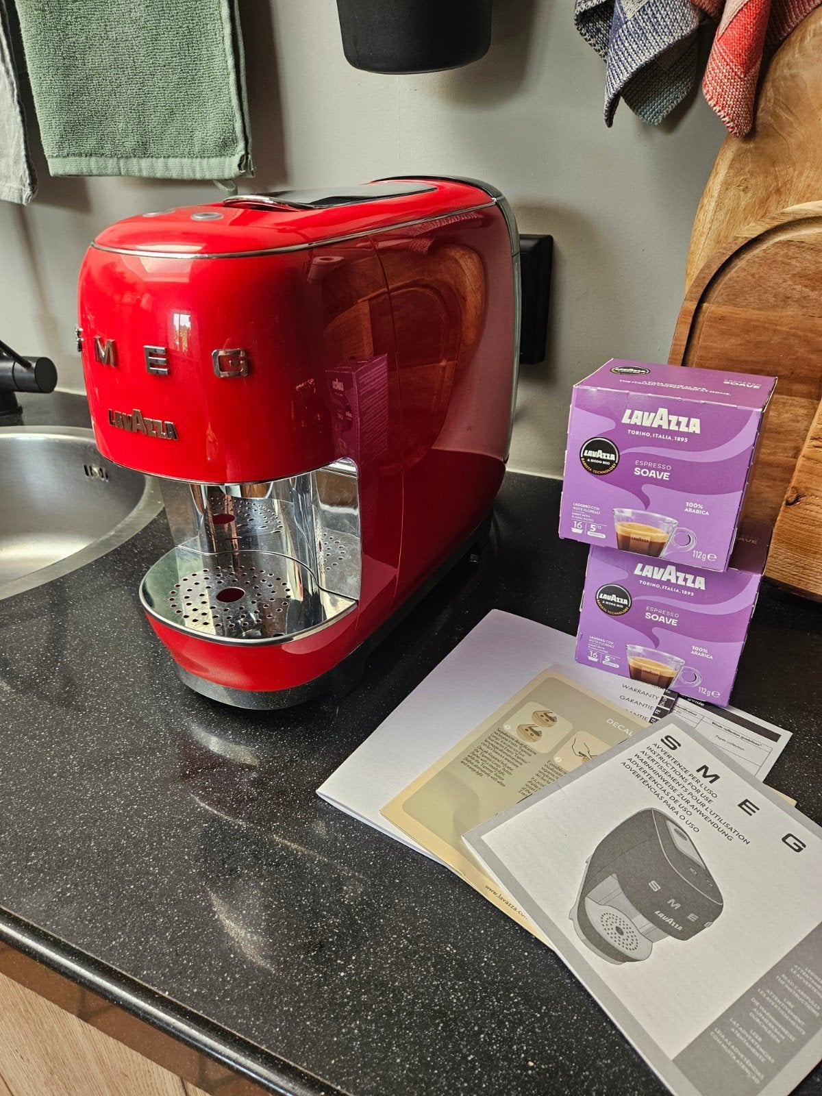 SMEG Lavazza A Modo Mio Koffiezetapparaat Rood, Witgoed en Apparatuur, Koffiepads en cups, Espresso apparaat, 10 kopjes of meer