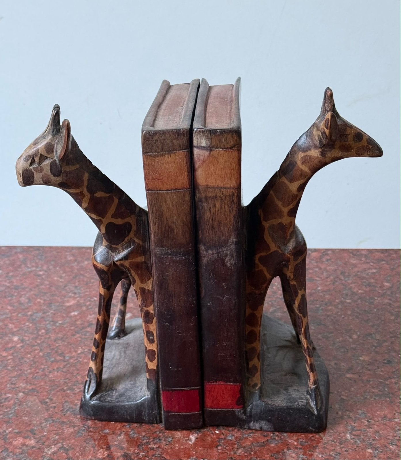 Unieke handgesneden giraf boekensteunen, Ophalen of Verzenden, Zo goed als nieuw, Bruin, Vintage