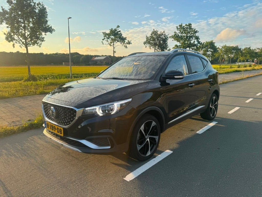 MG ZS EV Luxury 45kwh 2019/2020 Zwart, Auto's, MG, Particulier, ZS, Achteruitrijcamera, Android Auto, Apple Carplay, Dakrails