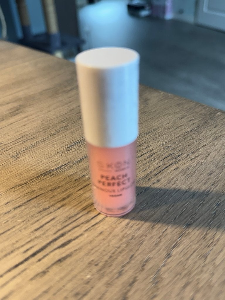 Peach Perfect Luminous Lipgloss - NIEUW, Lippen, Nieuw, Ophalen of Verzenden, Make-up