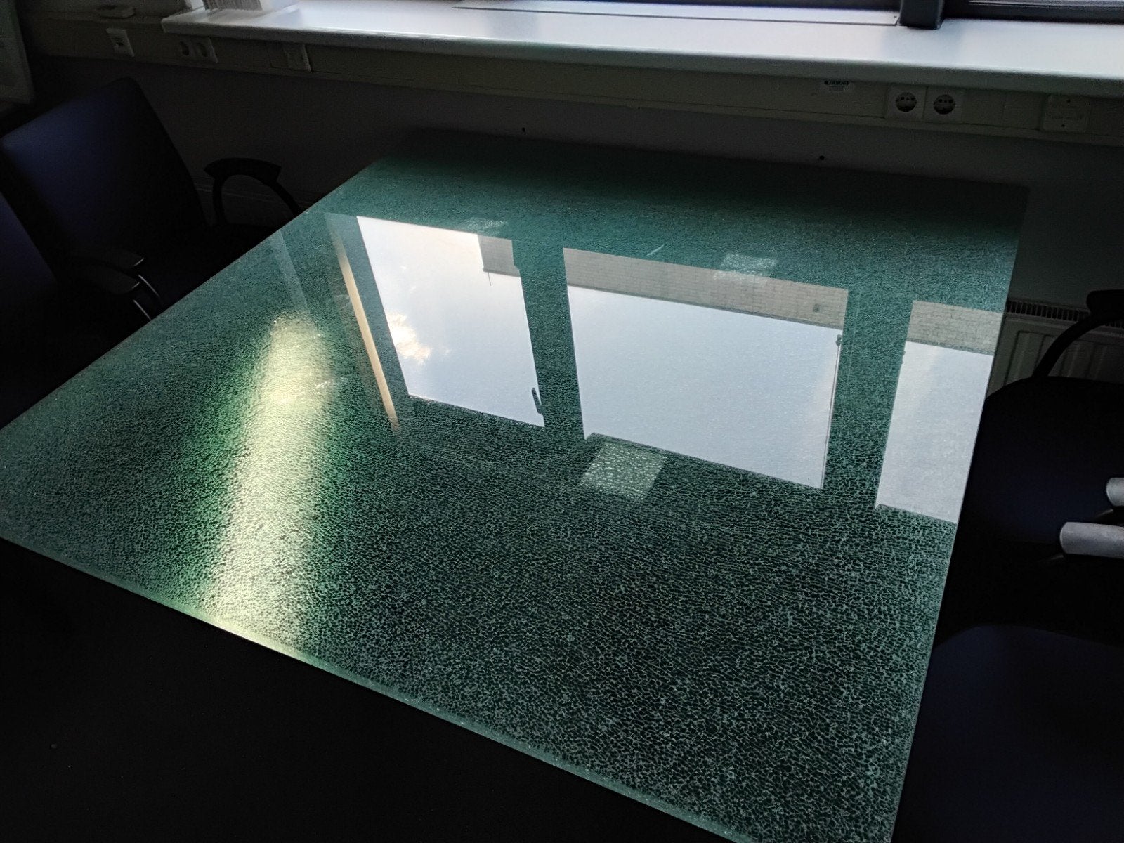Prachtige volglas design tafel met RVS poten (150x150x76), Ophalen