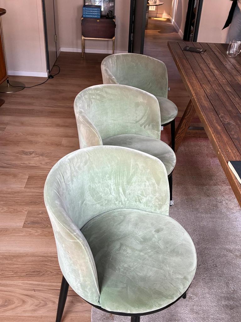 Set van 8 Groene Fluweel Stoelen (Eichholtz), Huis en Inrichting, Stoelen, Zo goed als nieuw, Vijf, Zes of meer stoelen, Stof