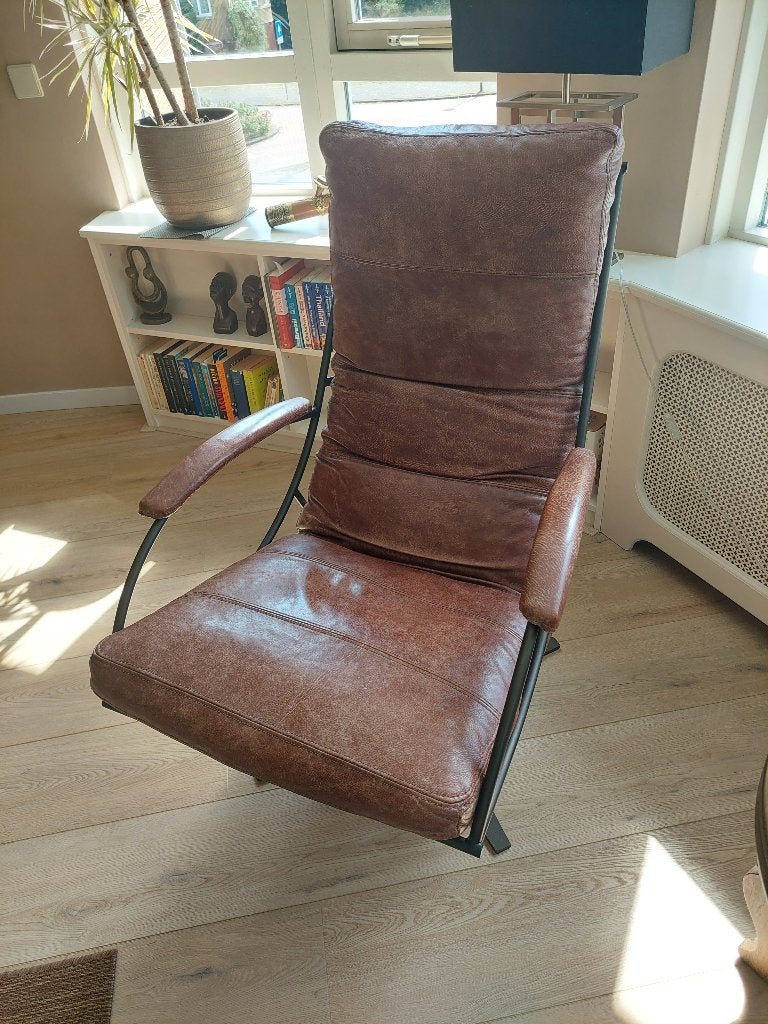 Lederen draaistoel, 2 stuks identiek, Ophalen, Gebruikt, 100 tot 125 cm, Klassiek met modern tintje