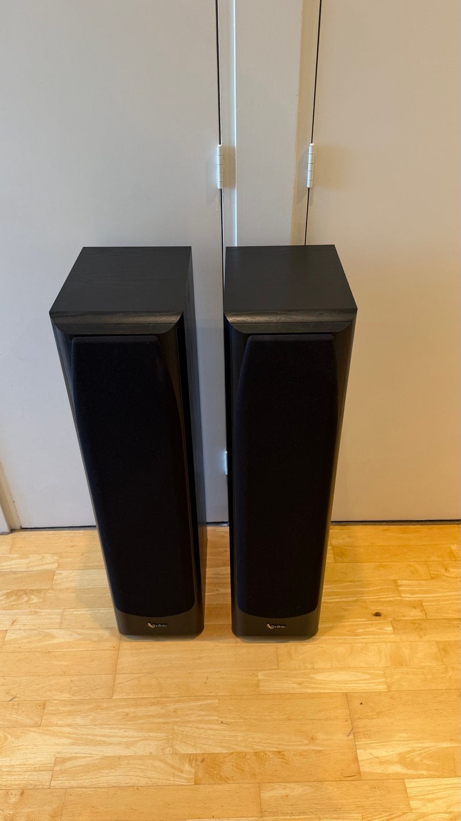 Twee Infinity Alpha 40 vloerstaande luidsprekers, Ophalen, Vloerstaande luidspreker, Gebruikt, 60 tot 120 watt