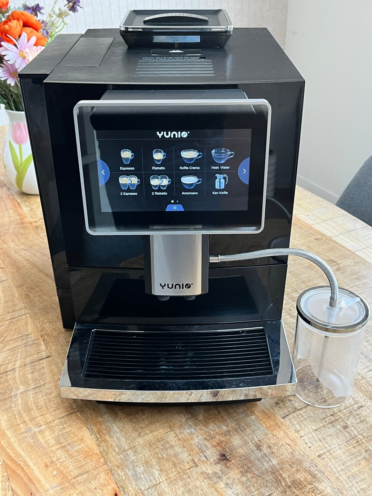 Yunio Koffiemachine - Zo goed als nieuw, Stoompijpje, Koffiemachine, Zo goed als nieuw, 4 tot 10 kopjes