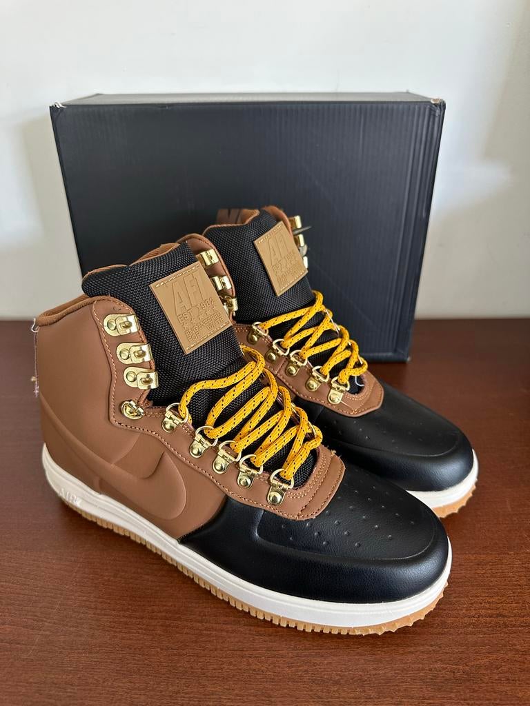 Nike Air Force 1 Duckboot - Nieuw in doos, Bruin, Boots, Nieuw, Ophalen of Verzenden