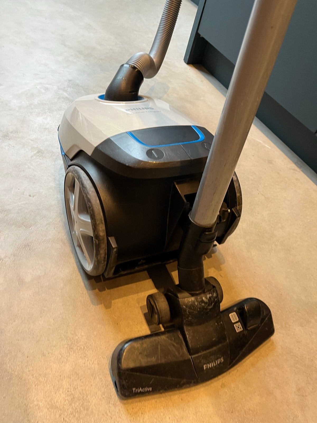 Philips FC8372 Stofzuiger (uitblaasrooster zit beetje los), Gebruikt, Philips, Sledestofzuiger, Minder dan 1200 watt