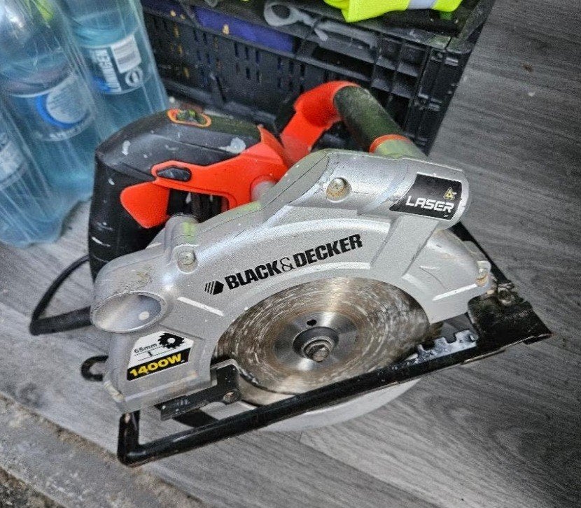 BLACK+DECKER cirkelzaag KS1400L 1400W, Gebruikt, Cirkelzaag, Ophalen of Verzenden, 30 tot 70 mm
