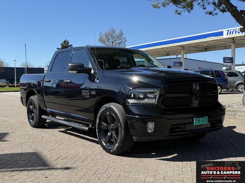 Dodge Ram 1500 4X4 5.7 V8 4x4 Crew Cab 12/2022, Automaat, Gebruikt, 5654 cc, Zwart