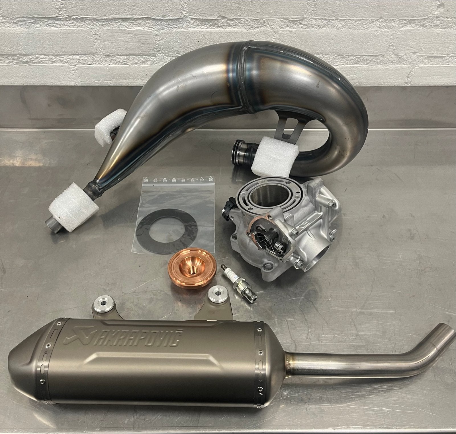 KTM 125 Factory Kit - Akrapovic Uitlaat & Cilinderkit, Ophalen of Verzenden, Nieuw