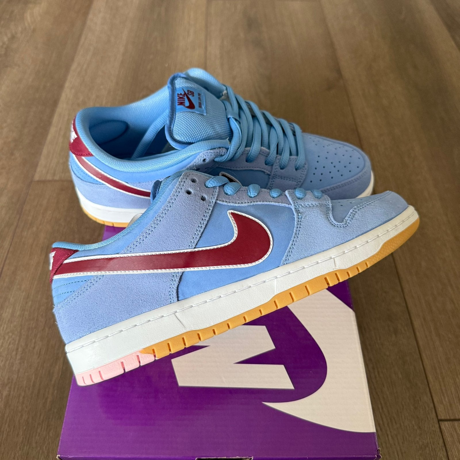 Nike SB dunk low philadelphia phillies maat 43, Blauw, Nieuw, Ophalen of Verzenden, Sneakers of Gympen