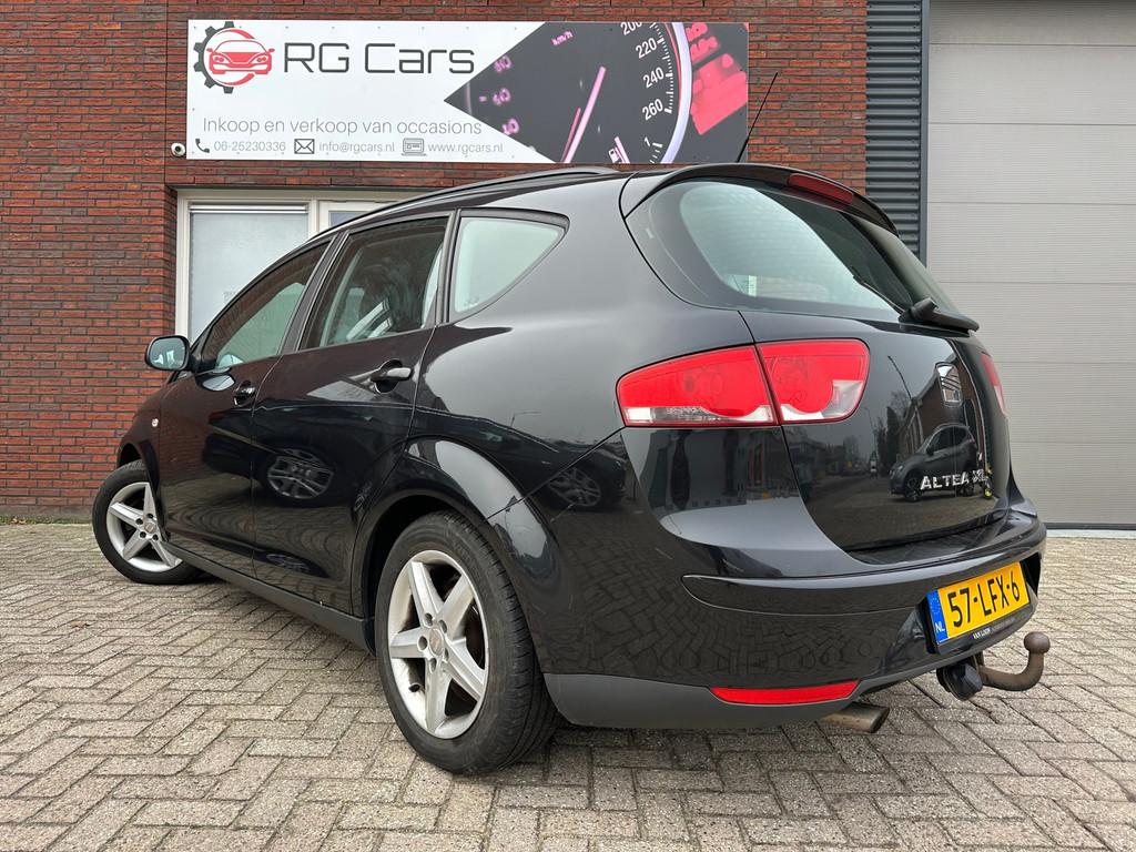 Seat Altea XL 1.6 Hattrick / Airco / Cruise / NAP, 4 cilinders, Zwart, Handgeschakeld, Euro 4