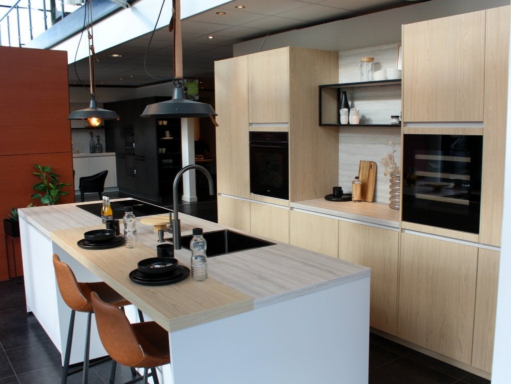 HU1 Royale eilandkeuken met BORA & wijnklimaatkast, Ophalen, Greeploos, Waldstraße 53-57, 33415 Verl  Duitsland, Nobilia-Werke J. Stickling GmbH & Co. KG