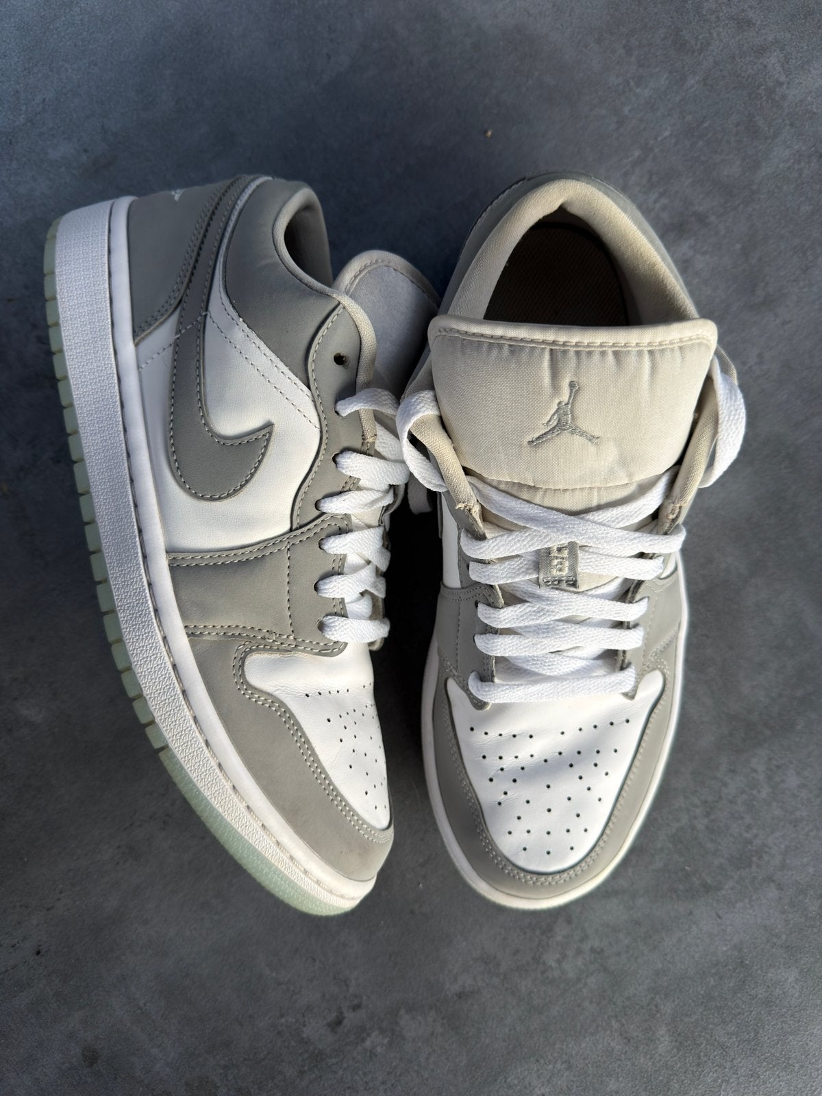 Nike Air Jordan 1 Low Wolf Grey - Maat 42, Kleding | Heren, Schoenen, --, Overige kleuren, Ophalen of Verzenden, Sneakers of Gympen