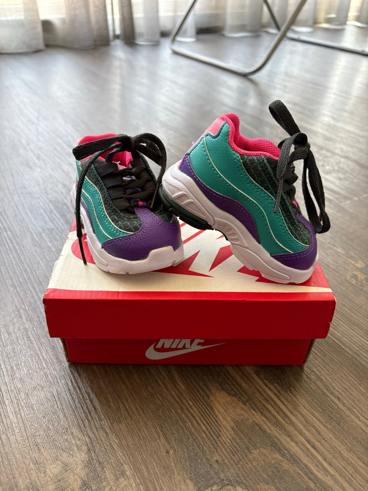 Nike Air Max 95 baby sneakers - Zo goed als nieuw - maat 17, Ophalen of Verzenden, Zo goed als nieuw, Jongetje of Meisje, Schoentjes