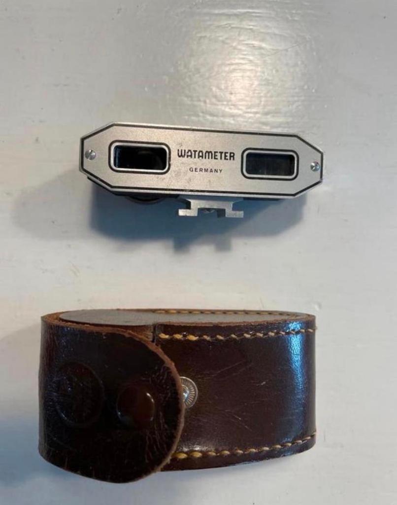 Vintage Watameter belichtingsmeter met leren hoesje, Verzamelen, Fotografica en Filmapparatuur, Ophalen of Verzenden