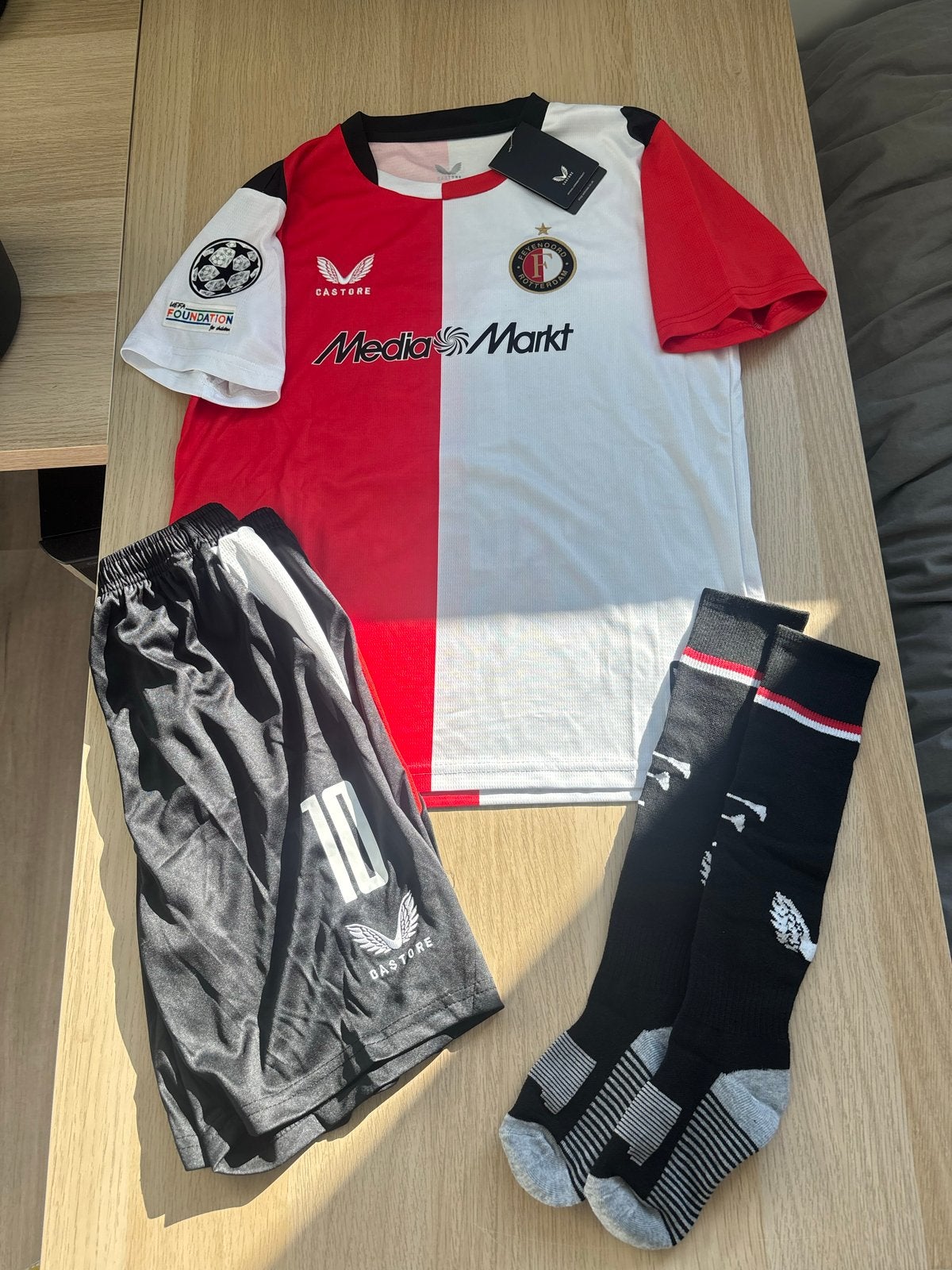 Feyenoord Thuistenue + sokken 2026/2027 Valente Maat 140-164, Maat XS of kleiner, Ophalen of Verzenden, Nieuw, Set