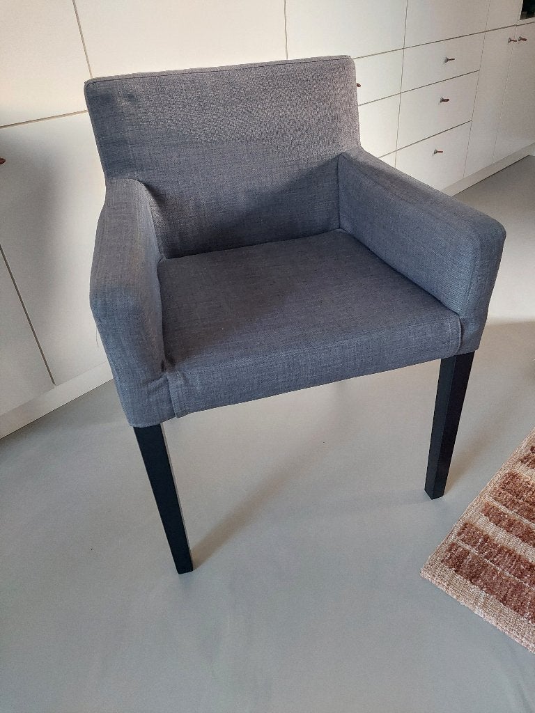 Te koop mooie grijze eetkamerstoel IKEA Nils, Ophalen, Zo goed als nieuw, Hout, Eén