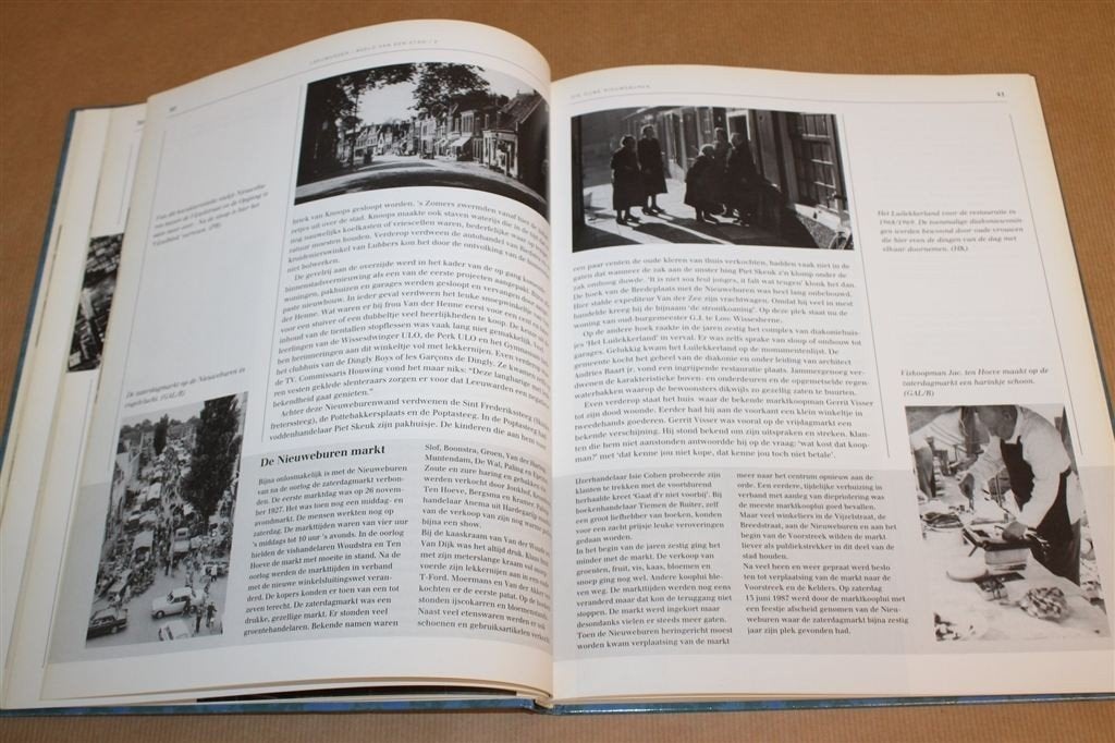 Leeuwarden Na 1945 — Fotoboek Stadsleven Deel 2, Boeken, Ophalen of Verzenden, Gelezen