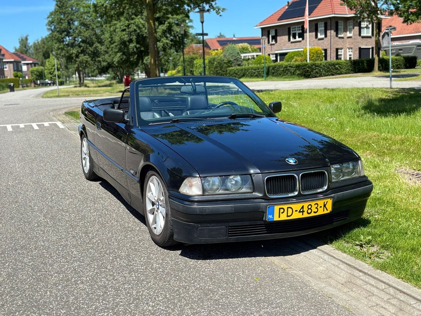 BMW e36 cabrio, Auto's, BMW, Particulier, Benzine, Cabriolet, Geïmporteerd, Zwart, Ophalen