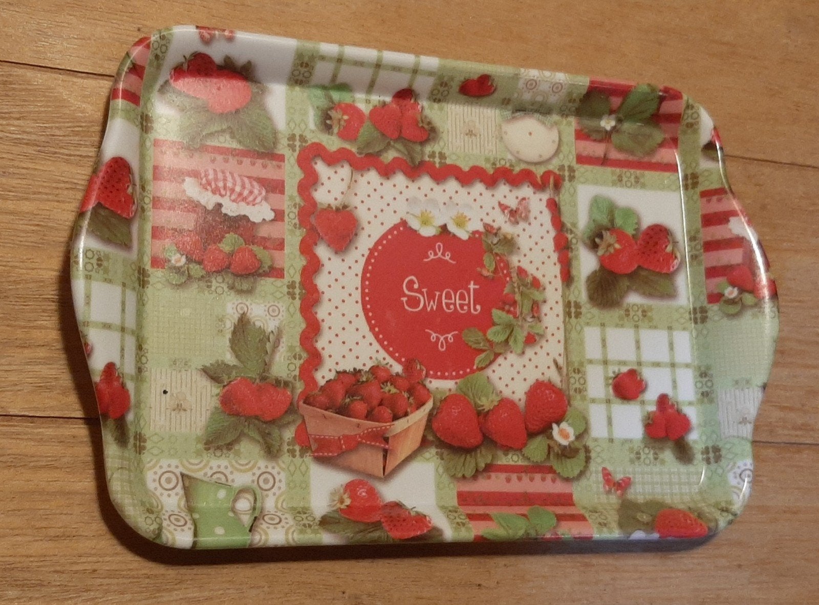 Klein dienbladje van Ambiente. Sweet strawberry aardbeien, Ophalen of Verzenden, Kunststof, Overige stijlen