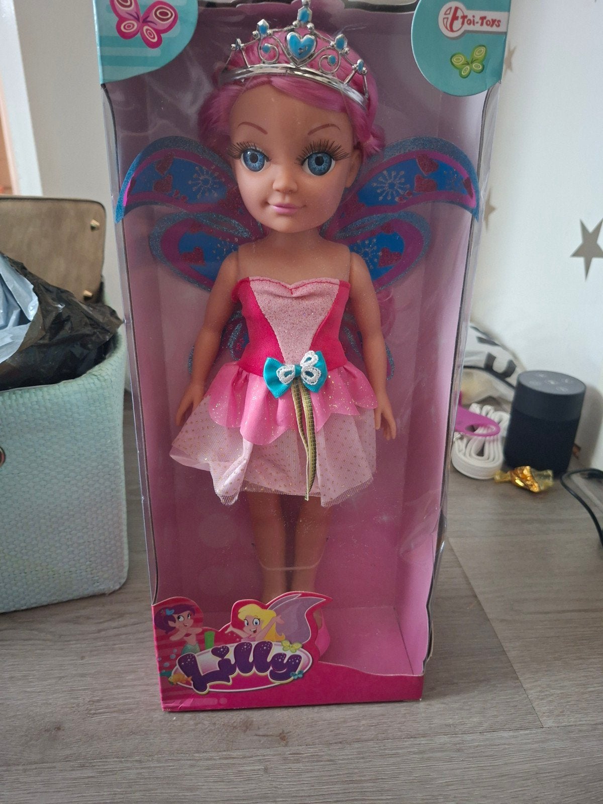 Lilly pop met roze haar en vleugels - Nieuw in doos, Ophalen of Verzenden, Nieuw, Overige typen