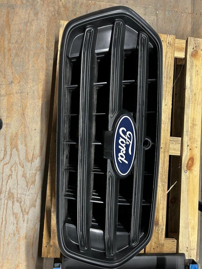 Ford Transit grill, Ophalen