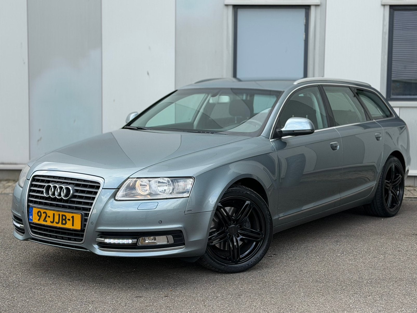 Audi A6 Avant 2.7 TDI 190pk Pro line Navi Clima Euro 5 2009!, Auto's, Voorwielaandrijving, Euro 5, Stof, Zwart