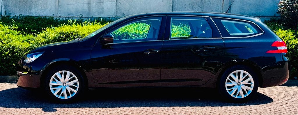 Peugeot 308 SW 1.2 PureTech Blue Lease/D-RIEM V.V/TOP STAAT/, Auto's, Peugeot, Voorwielaandrijving, Stof, Gebruikt, 1199 cc