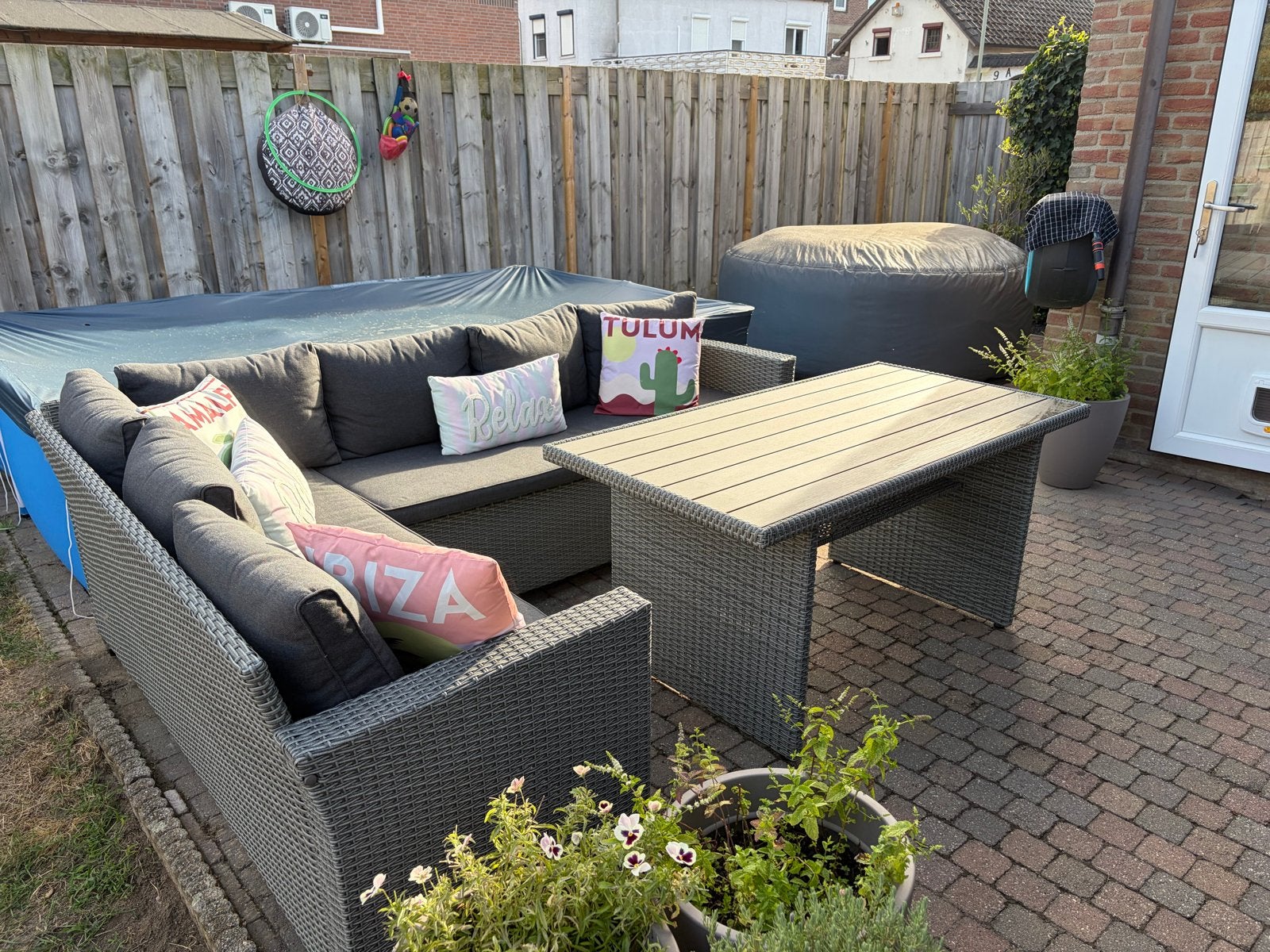 Zo goed als nieuwe loungeset/eettafel met bank van Jysk, Tuin en Terras, Tuinsets en Loungesets, Ophalen, 5 zitplaatsen, Zo goed als nieuw