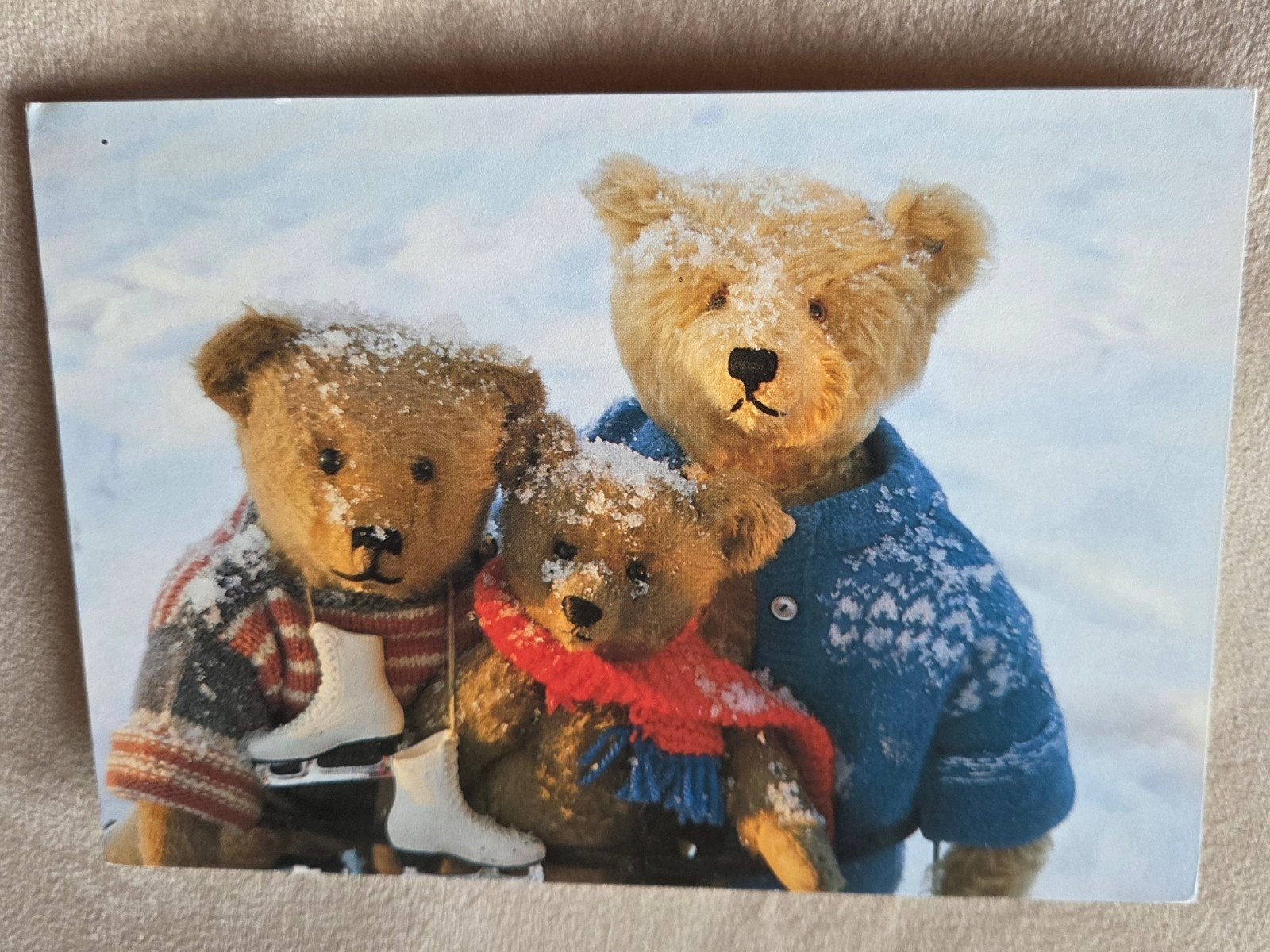 Ansichtkaart: Wintertafereel met teddyberen op schaatsen, Verzamelen, Verzenden, 1980 tot heden, Gelopen, Kinderen