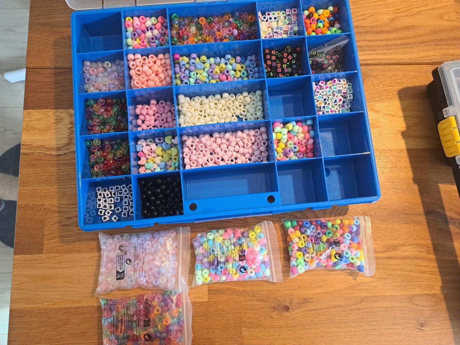 Veel kralen - ponybeads (geschikt voor lintarmbandjes), Ophalen of Verzenden, Nieuw, Kraal