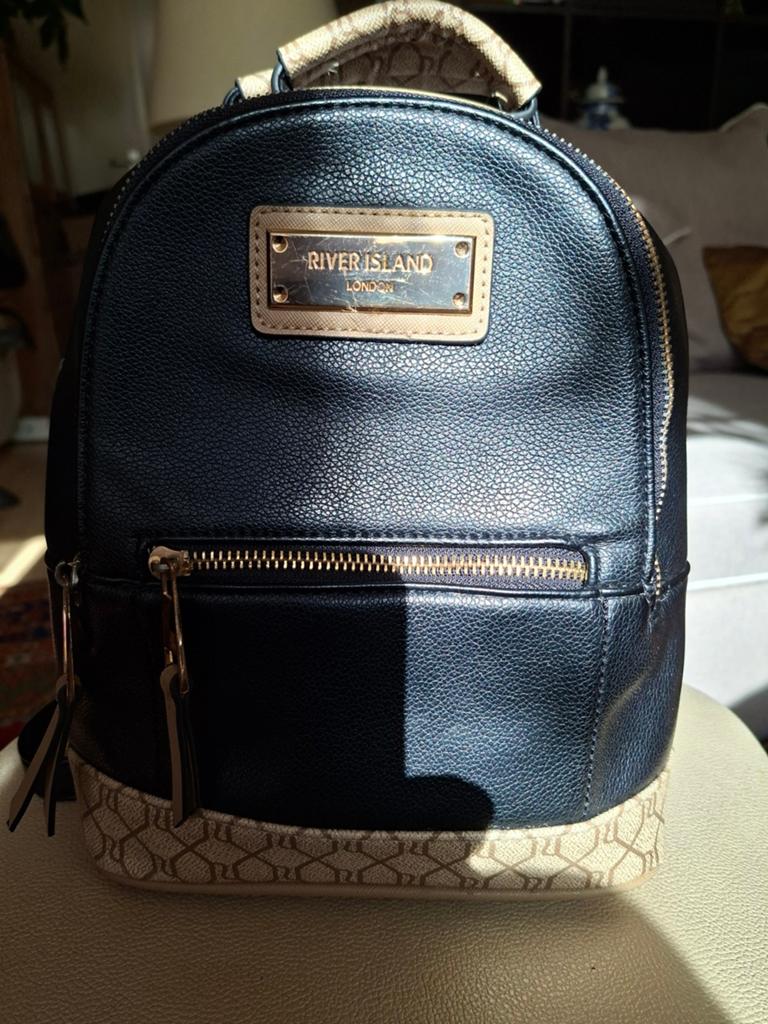 River Island London Rugtas - Stijlvol en Compact, Overige merken, Gebruikt, Minder dan 30 cm, Ophalen of Verzenden