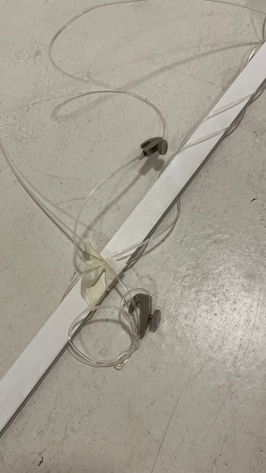 Ophangsysteem voor schilderijen/decoratie, Ophalen, Gebruikt, Wit, Metaal