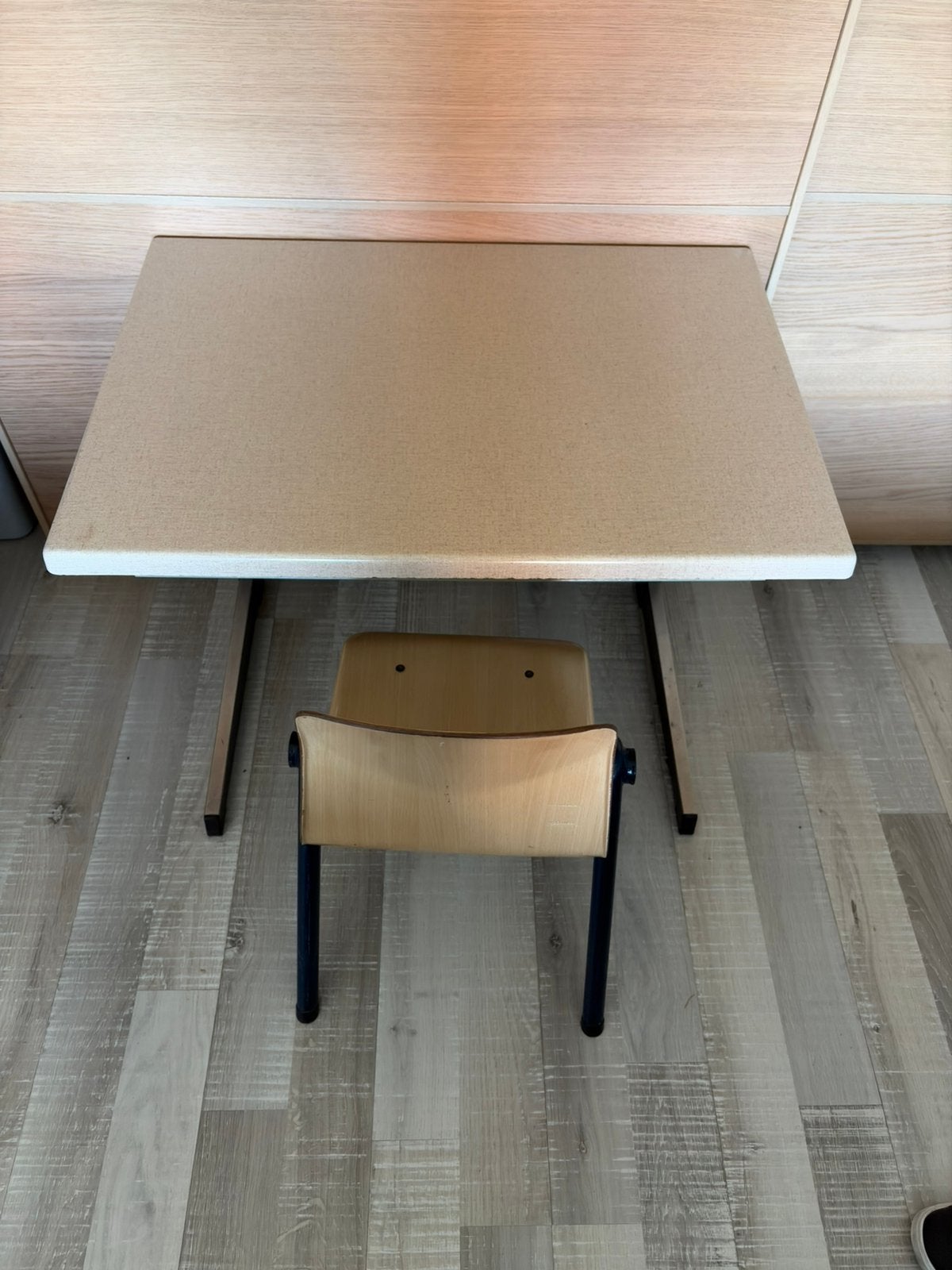 Schoolbureau, Huis en Inrichting, Bureaus, Ophalen, Gebruikt, Schoolbureau, Bruin