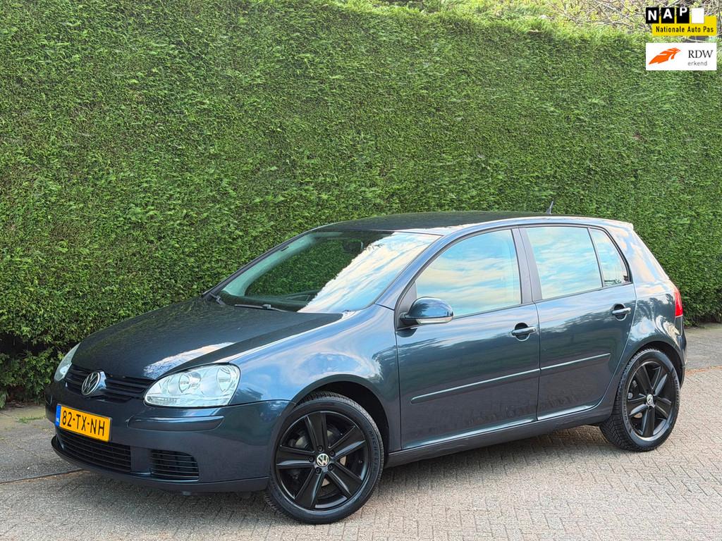 Volkswagen Golf 1.4 AIRCO KOUD/RIJDT GOED/5DRS/APK 6-2027!, Voorwielaandrijving, Stof, Gebruikt, Zwart
