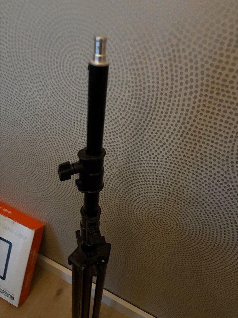 Foto 3 van Lamp led video light met statief