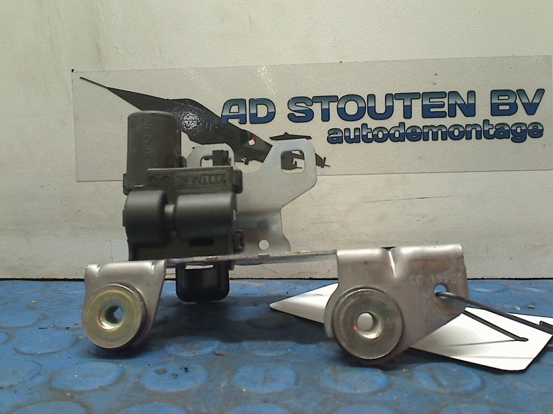 Slotvanger Achterklep SLOT ACHTERKLEP 5 serie Touring (F11), Gebruikt, Petuelring 130, München 80809, , Duitsland, BMW, Bayerische Motoren Werke AG