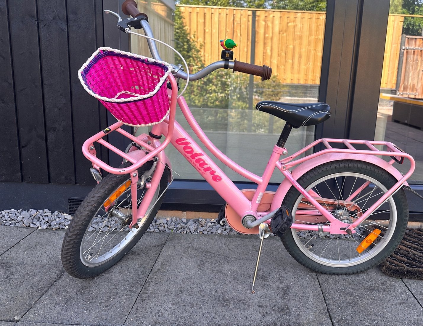 Roze Volare kinderfiets 18 inch met mandje, Fietsen en Brommers, Ophalen, Gebruikt, Velgrem, 16 tot 20 inch