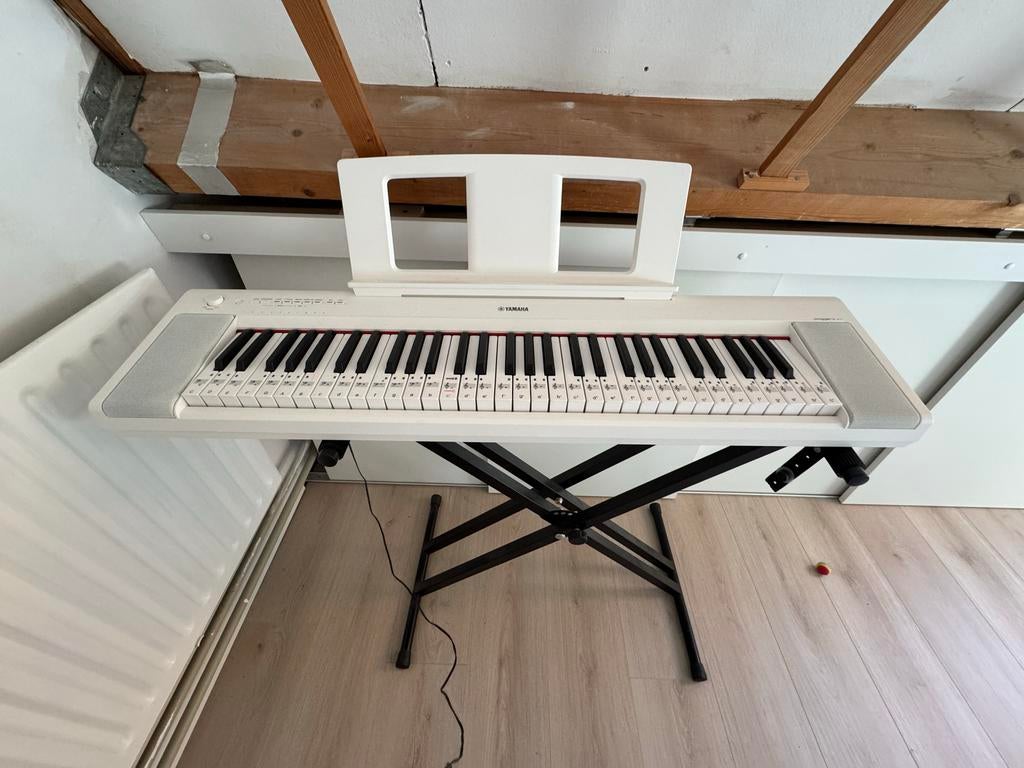 Yamaha Piaggero NP-15 keyboard, Muziek en Instrumenten, Keyboards, Yamaha, Ophalen of Verzenden, Met standaard, 61 toetsen