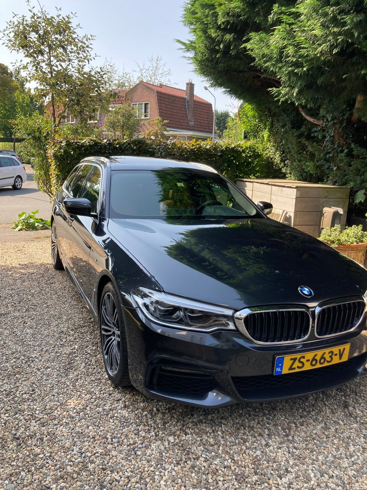 BMW 5-Serie 520i 184pk Aut. 2019 Sophistograu, 1998 cc, Achterwielaandrijving, 4 cilinders, 2000 kg