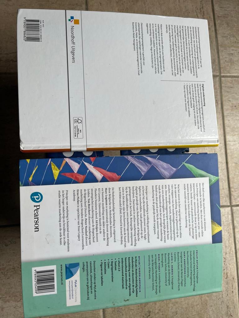 2 studieboeken: Diensten marketing en Principes van marketin, Boeken, Ophalen of Verzenden, Gamma, Gelezen, HBO