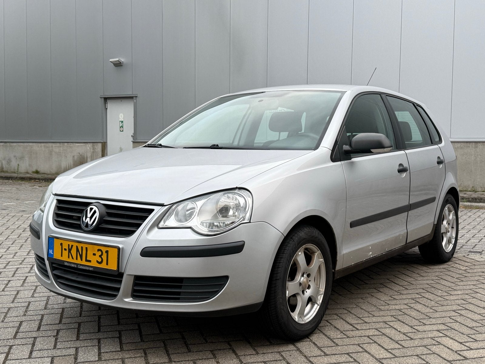 Volkswagen Polo 2005 Grijs/Airco/New APK!!, Auto's, Volkswagen, Voorwielaandrijving, Zwart, Bedrijf, Handgeschakeld